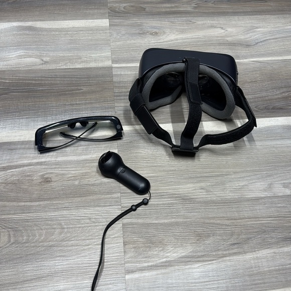 🏴 Samsung Black Smartphone VR Headset with Controller - Picture 3 of 6